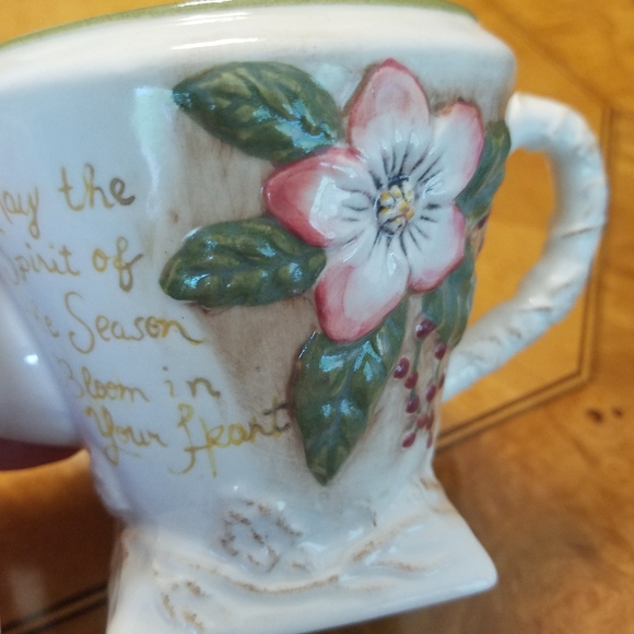 MWW Market Ceramic Floral Relief Teapot - Picture 4 of 8